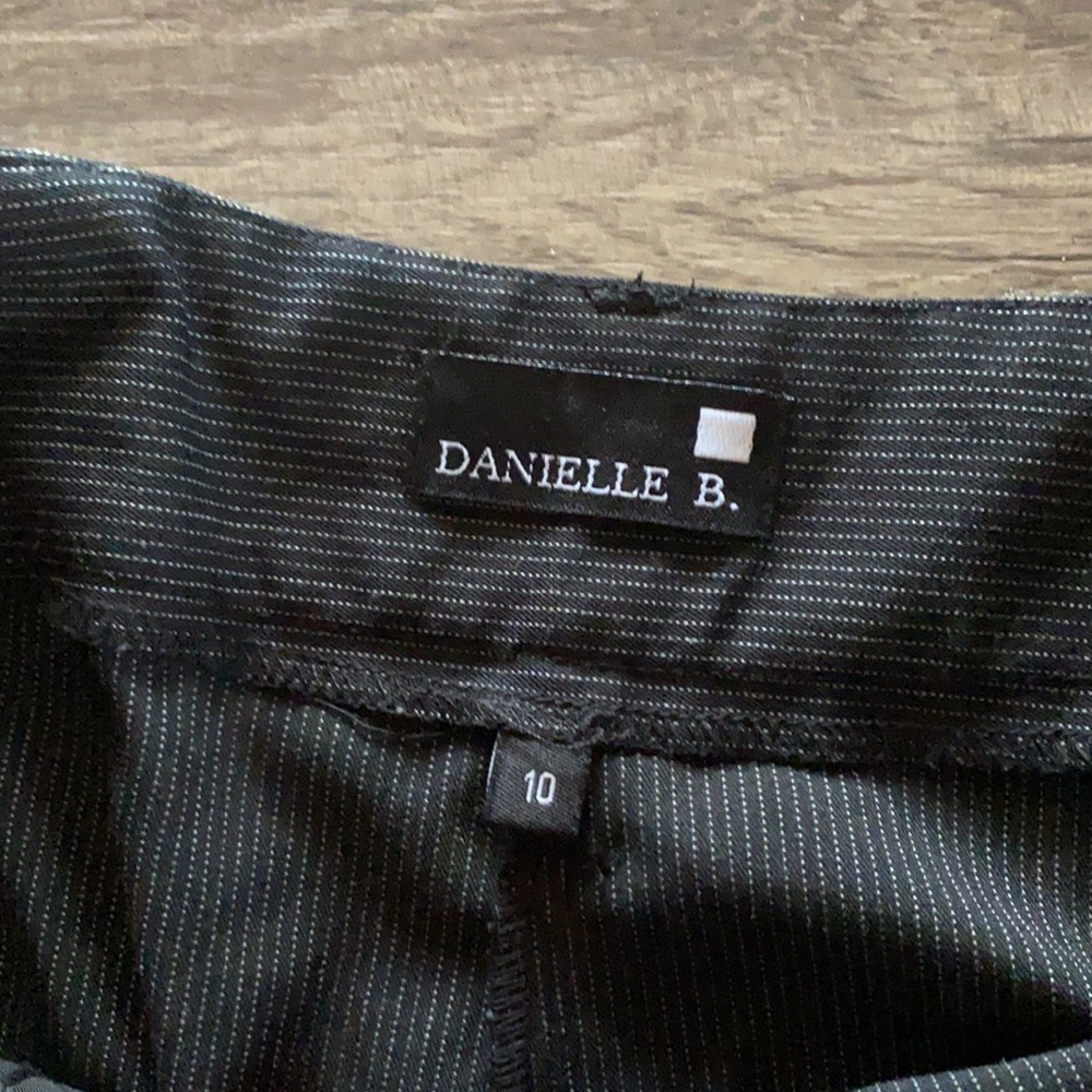 Clothes - Picture 3 of 3